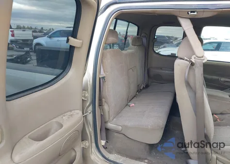 2002 Toyota Tundra Sr5 V8 from USA, damaged, VIN 5TBRT34152S331197